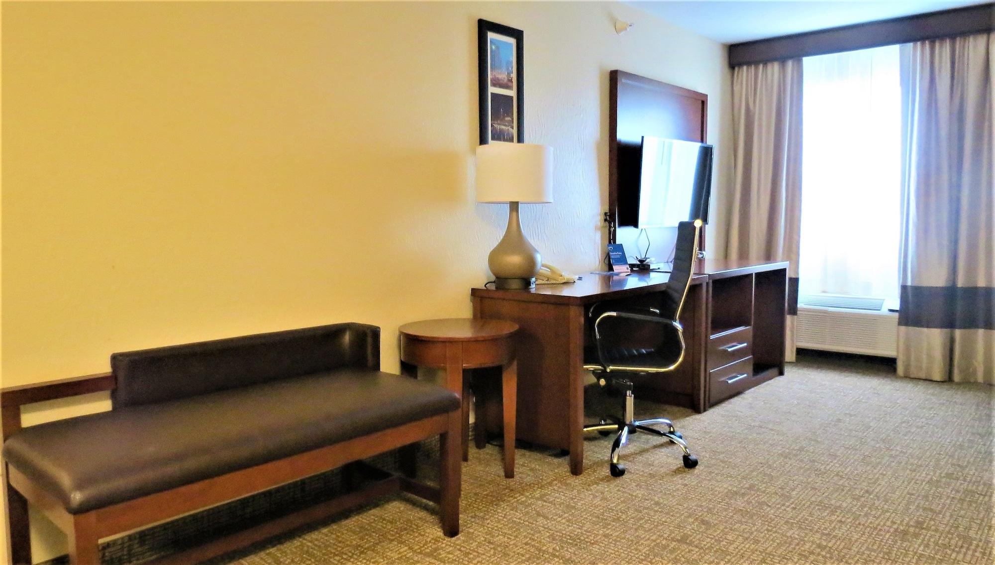 Comfort Inn & Suites Fairborn Near Wright Patterson Afb Εξωτερικό φωτογραφία