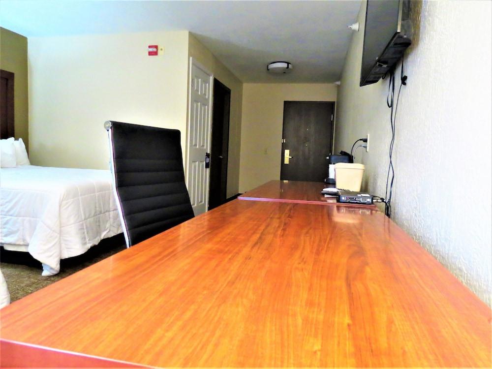 Comfort Inn & Suites Fairborn Near Wright Patterson Afb Εξωτερικό φωτογραφία