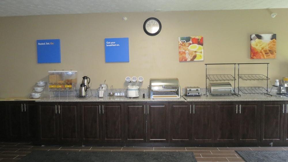 Comfort Inn & Suites Fairborn Near Wright Patterson Afb Εξωτερικό φωτογραφία