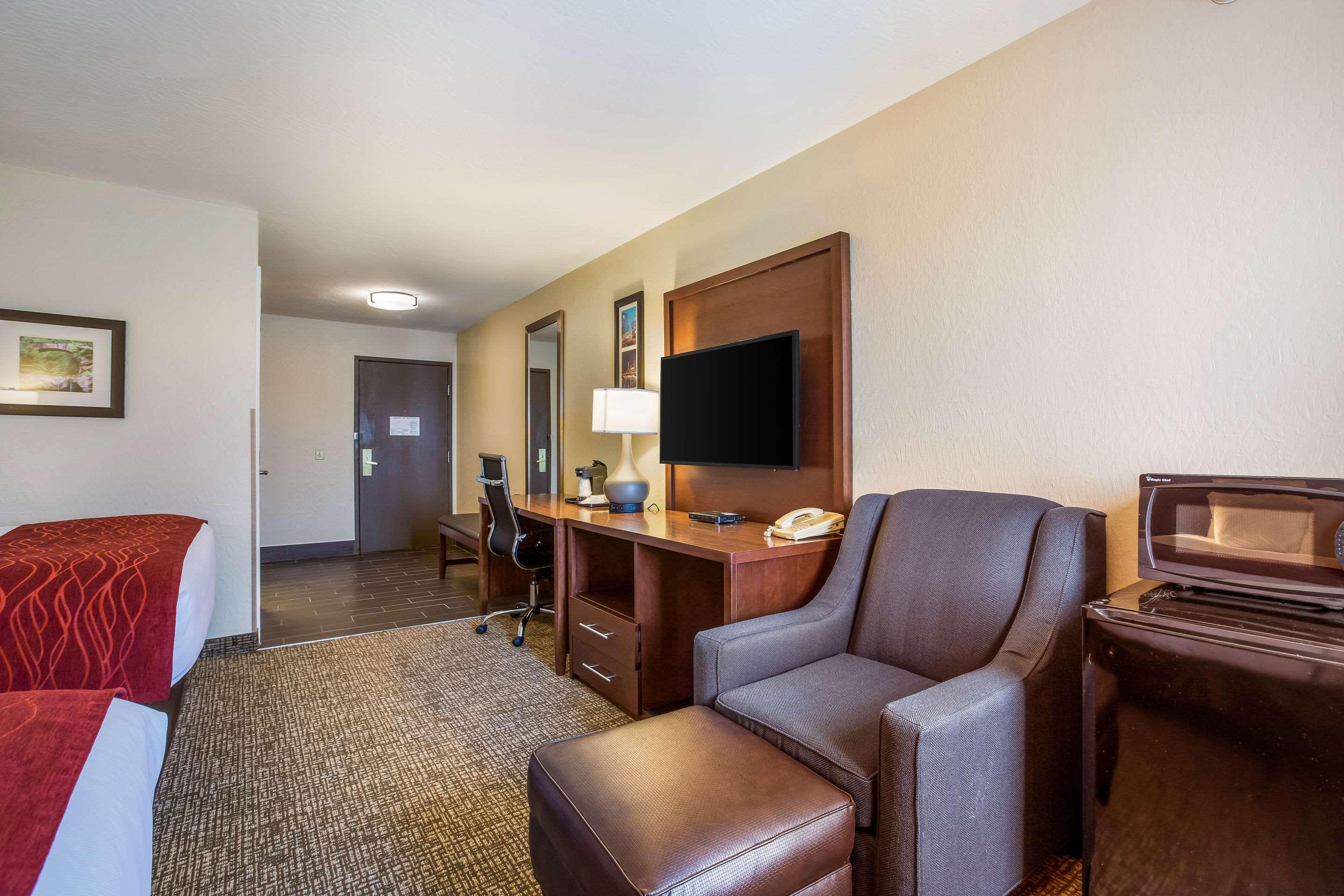 Comfort Inn & Suites Fairborn Near Wright Patterson Afb Εξωτερικό φωτογραφία
