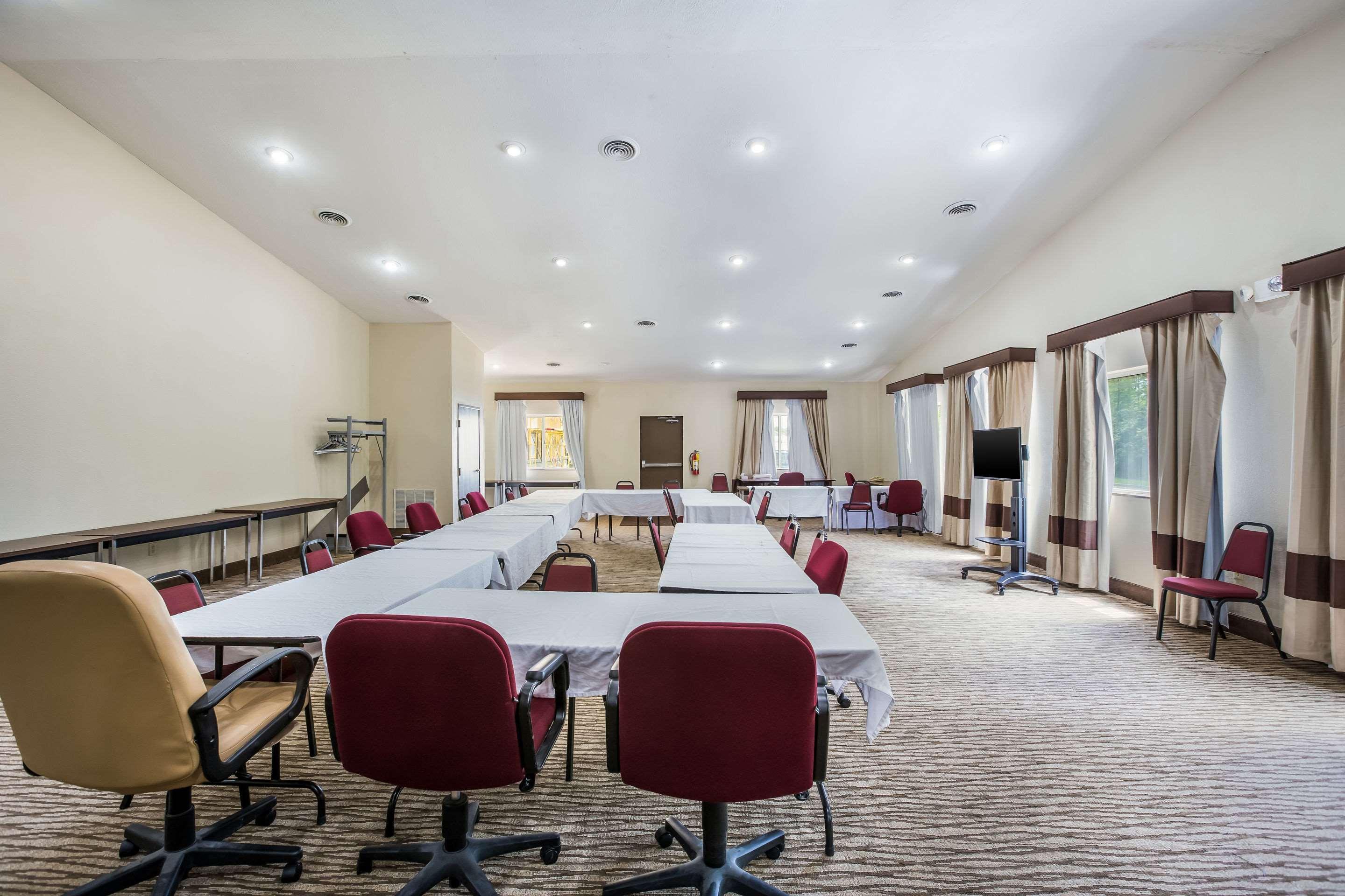 Comfort Inn & Suites Fairborn Near Wright Patterson Afb Εξωτερικό φωτογραφία