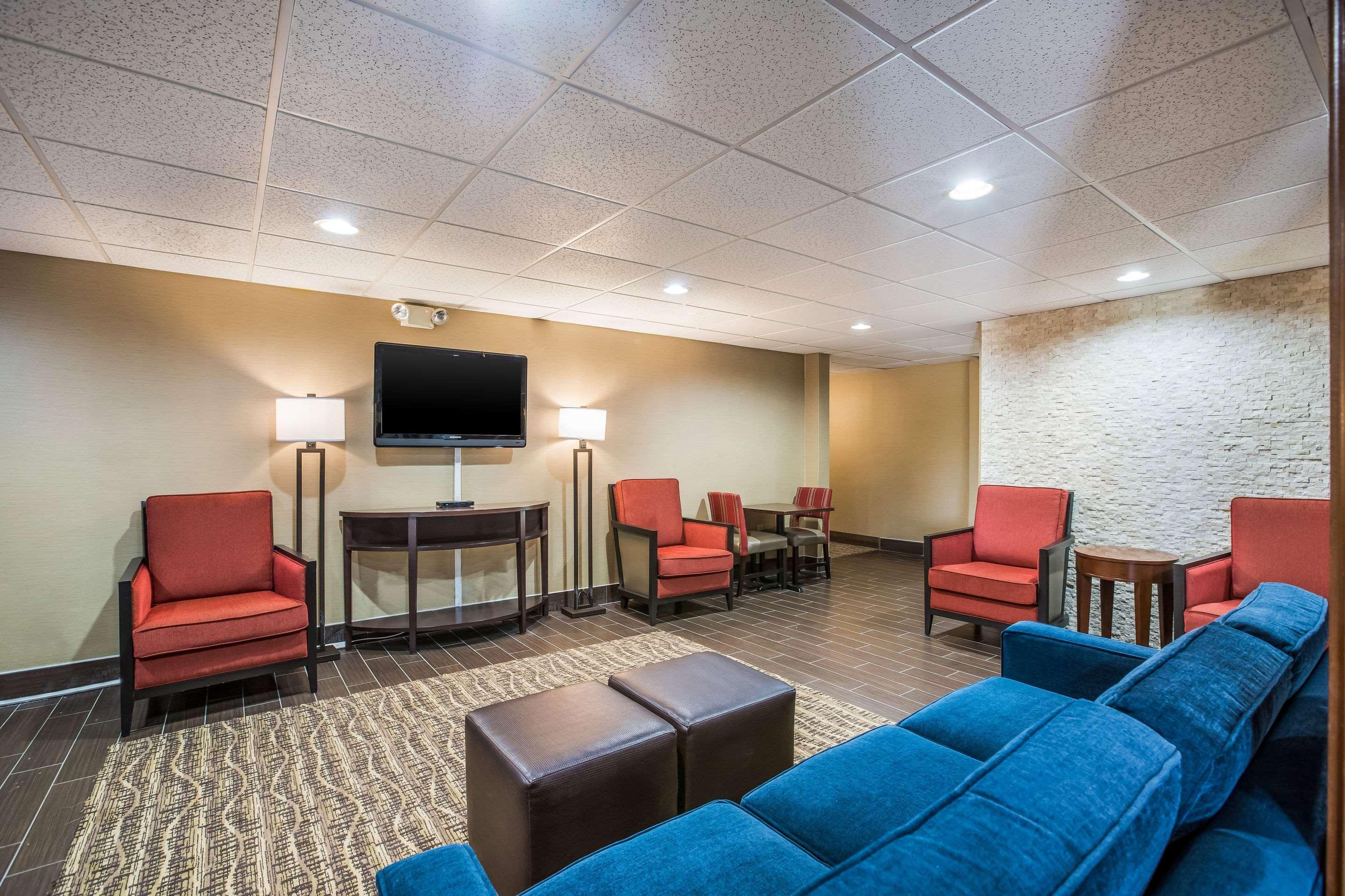 Comfort Inn & Suites Fairborn Near Wright Patterson Afb Εξωτερικό φωτογραφία