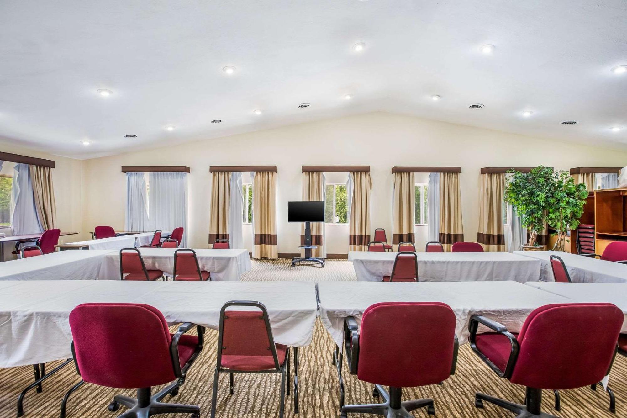 Comfort Inn & Suites Fairborn Near Wright Patterson Afb Εξωτερικό φωτογραφία